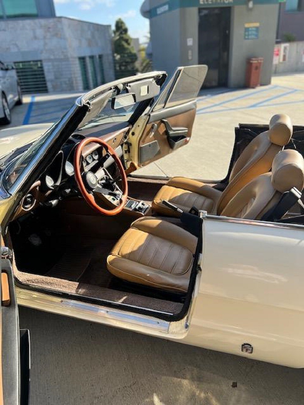 Alfa-Romeo-Veloce-1984-Convertible-1