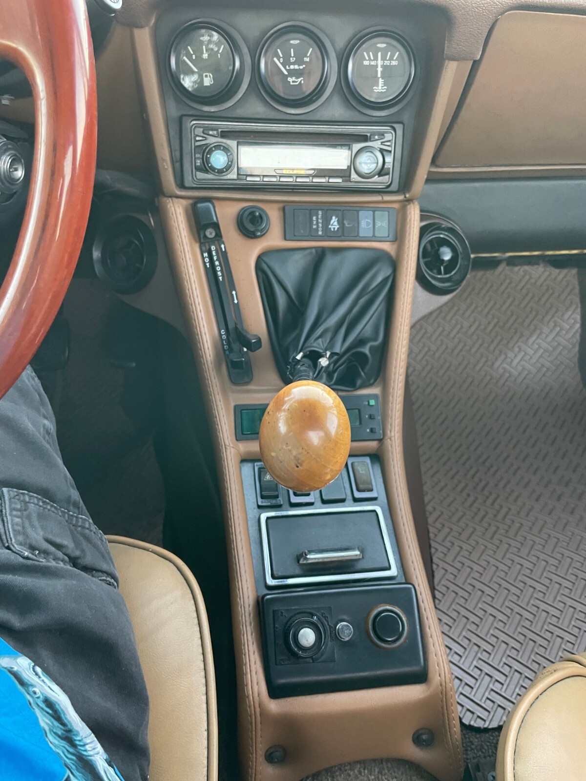 Alfa-Romeo-Veloce-1984-Convertible-12