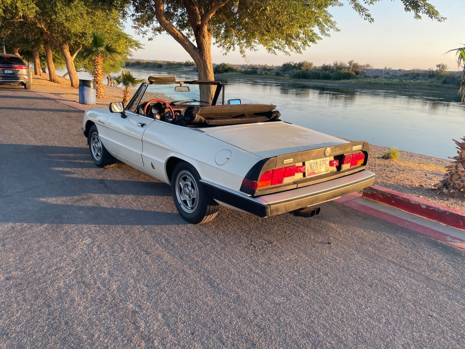 Alfa-Romeo-Veloce-1984-Convertible-26