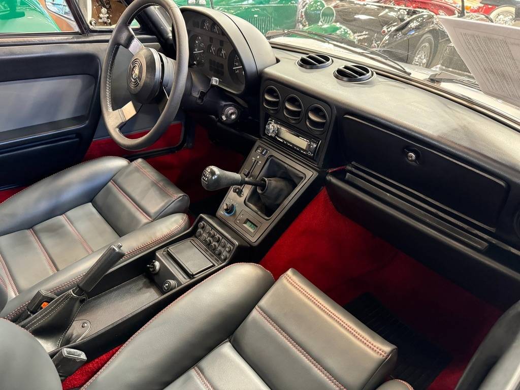 Alfa-romeo-Spider-1987-silver-20