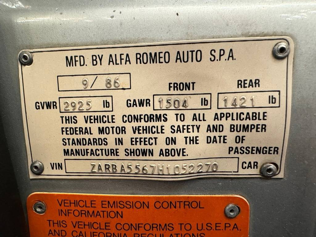 Alfa-romeo-Spider-1987-silver-9