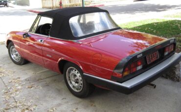 Alfa-romeo-Spider-graduate-1986-red-4