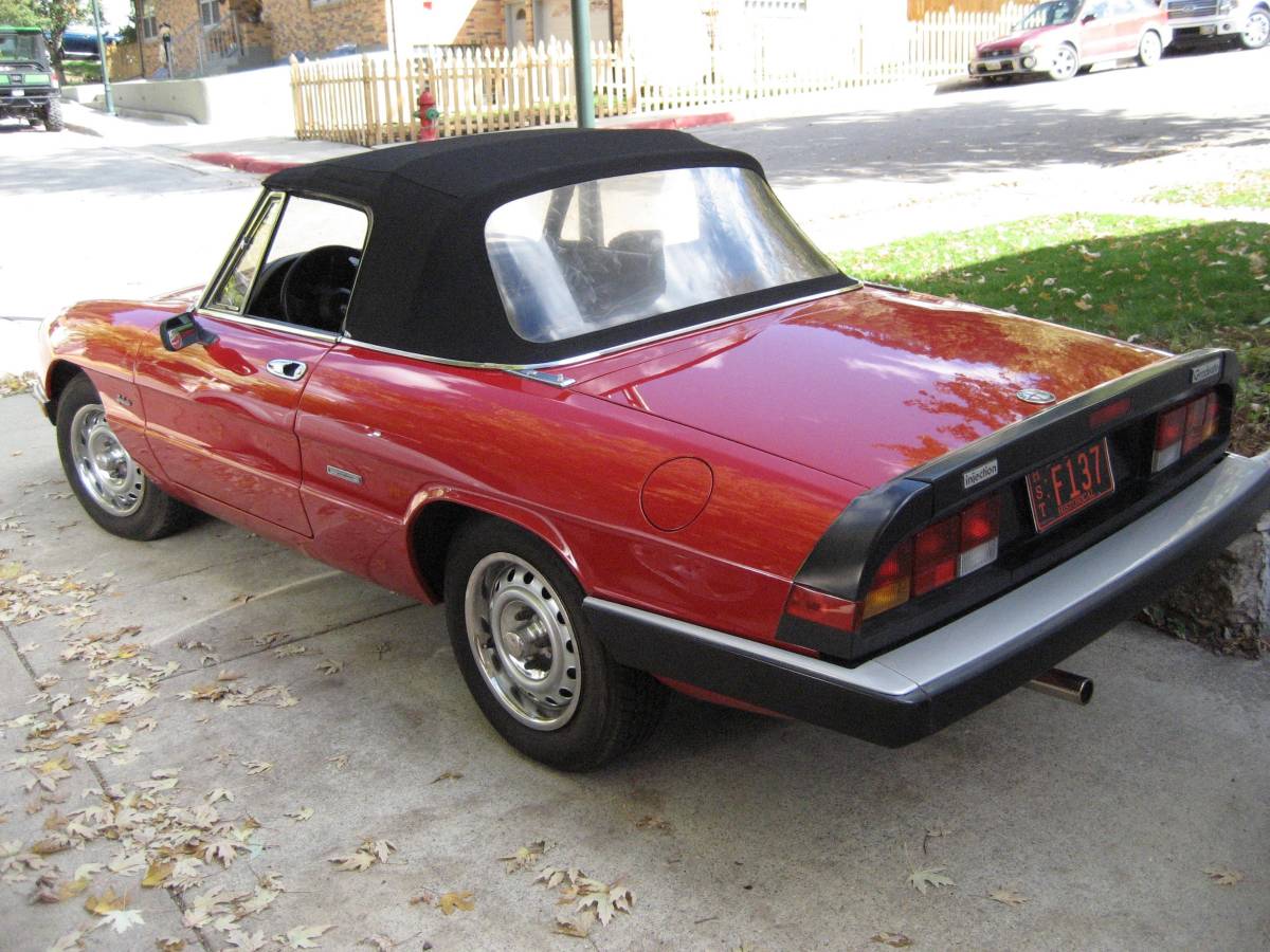 Alfa-romeo-Spider-graduate-1986-red-4