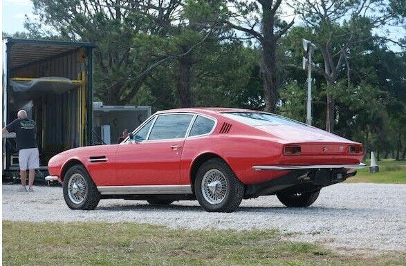 Aston-Martin-DBS-1969-Saloon-4
