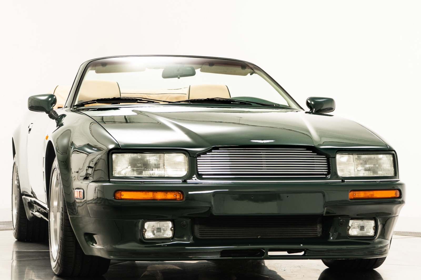 Aston-Martin-Virage-1993-2D-Coupe-1
