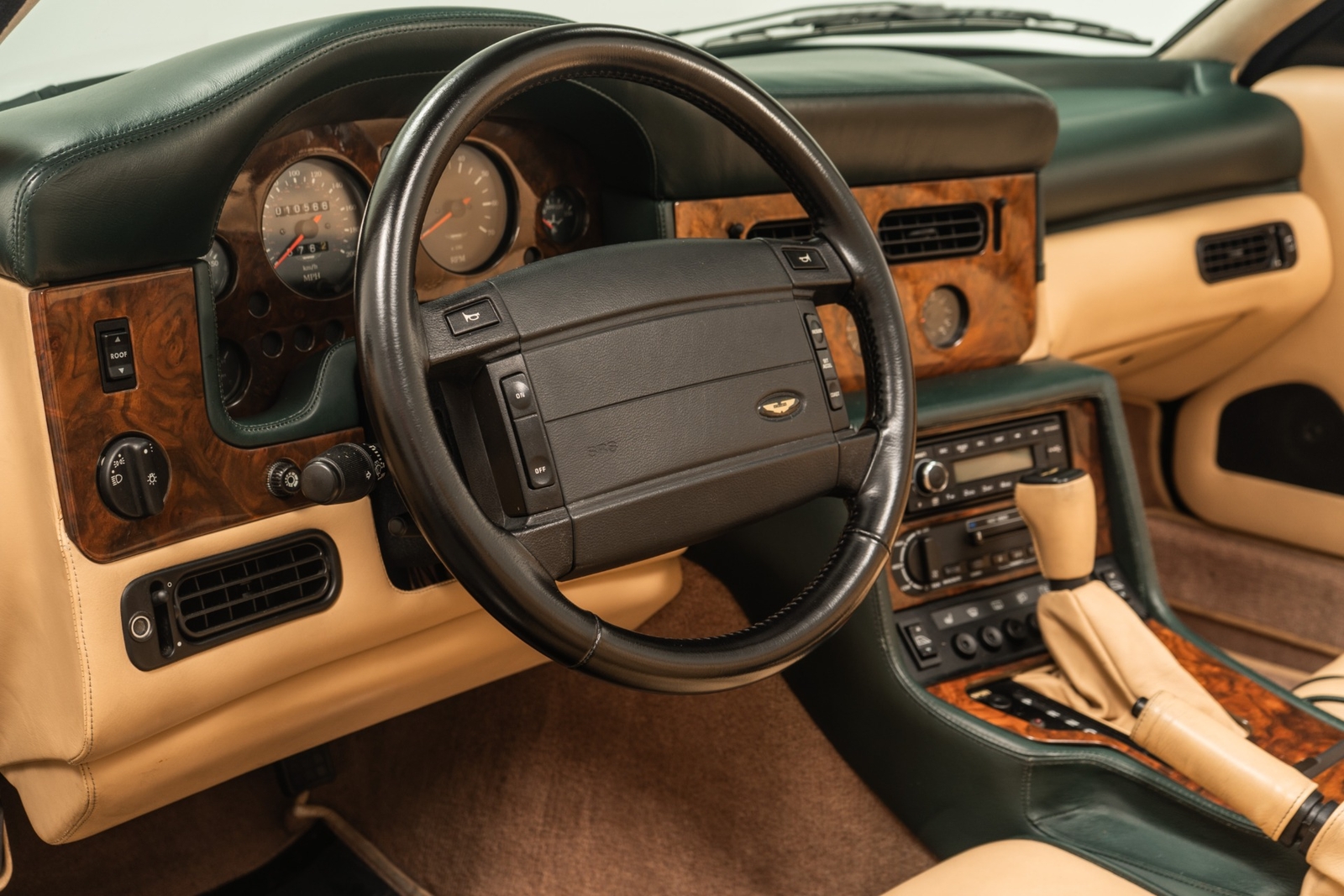 Aston-Martin-Virage-1993-2D-Coupe-11