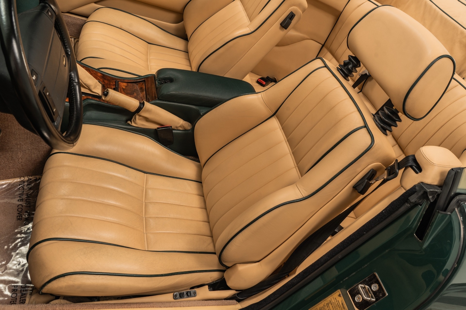 Aston-Martin-Virage-1993-2D-Coupe-23