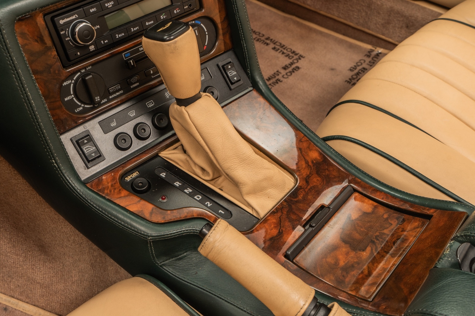 Aston-Martin-Virage-1993-2D-Coupe-26