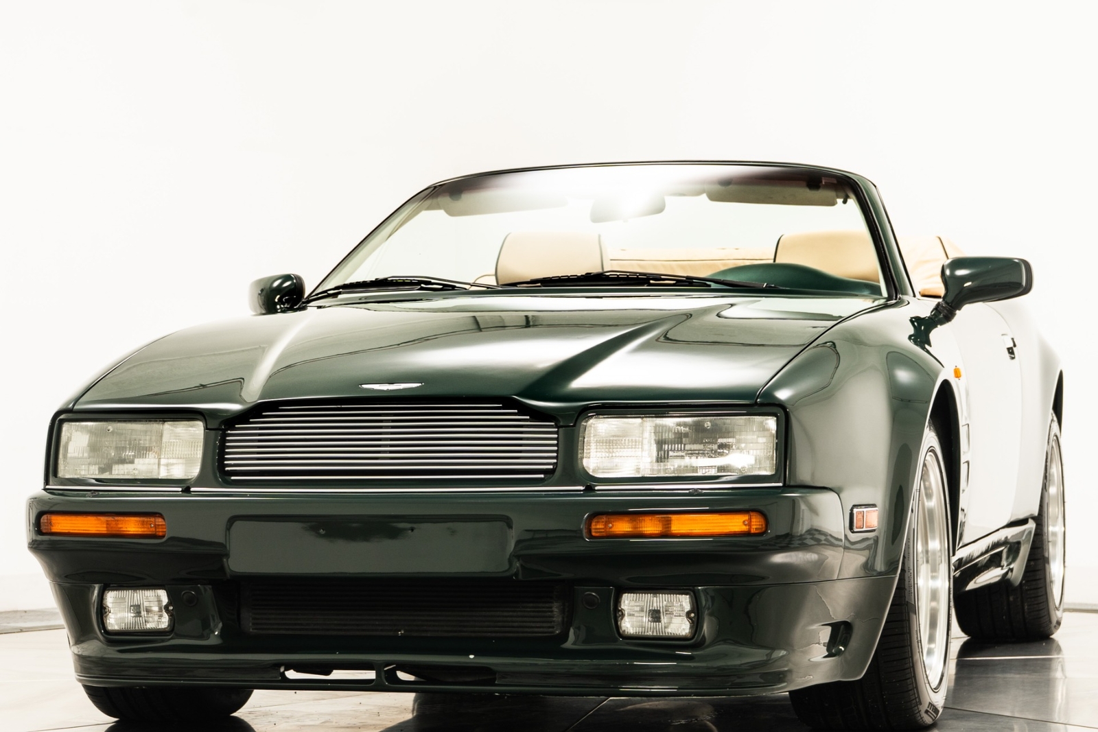 Aston-Martin-Virage-1993-2D-Coupe-3