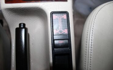 Audi-A6-1995-white-12