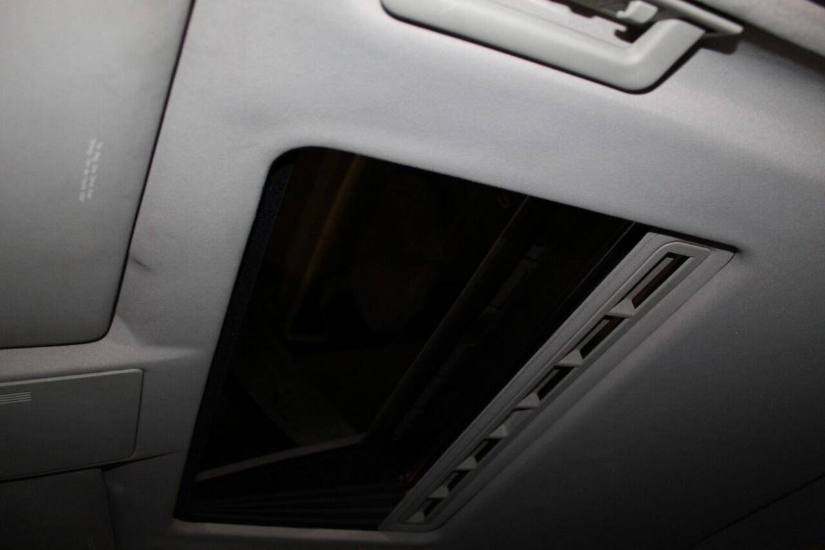 Audi-A6-1995-white-13