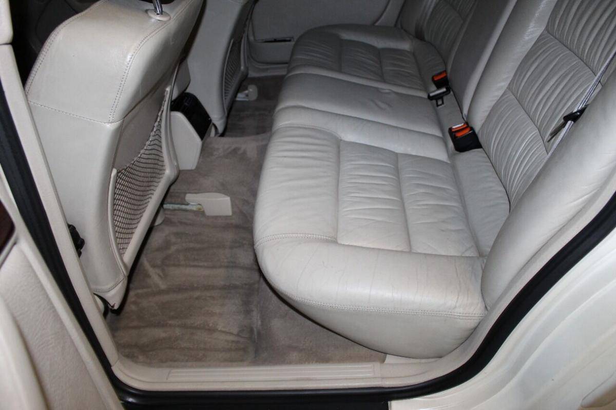 Audi-A6-1995-white-15
