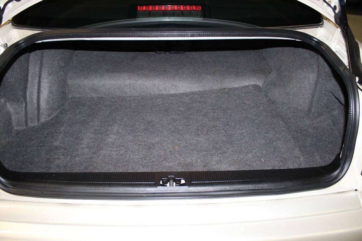 Audi-A6-1995-white-17