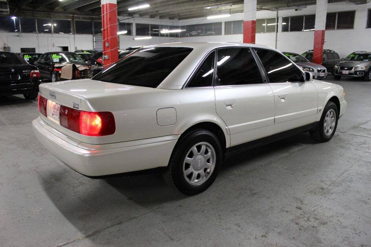 Audi-A6-1995-white-2