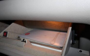 Audi-A6-1995-white-22