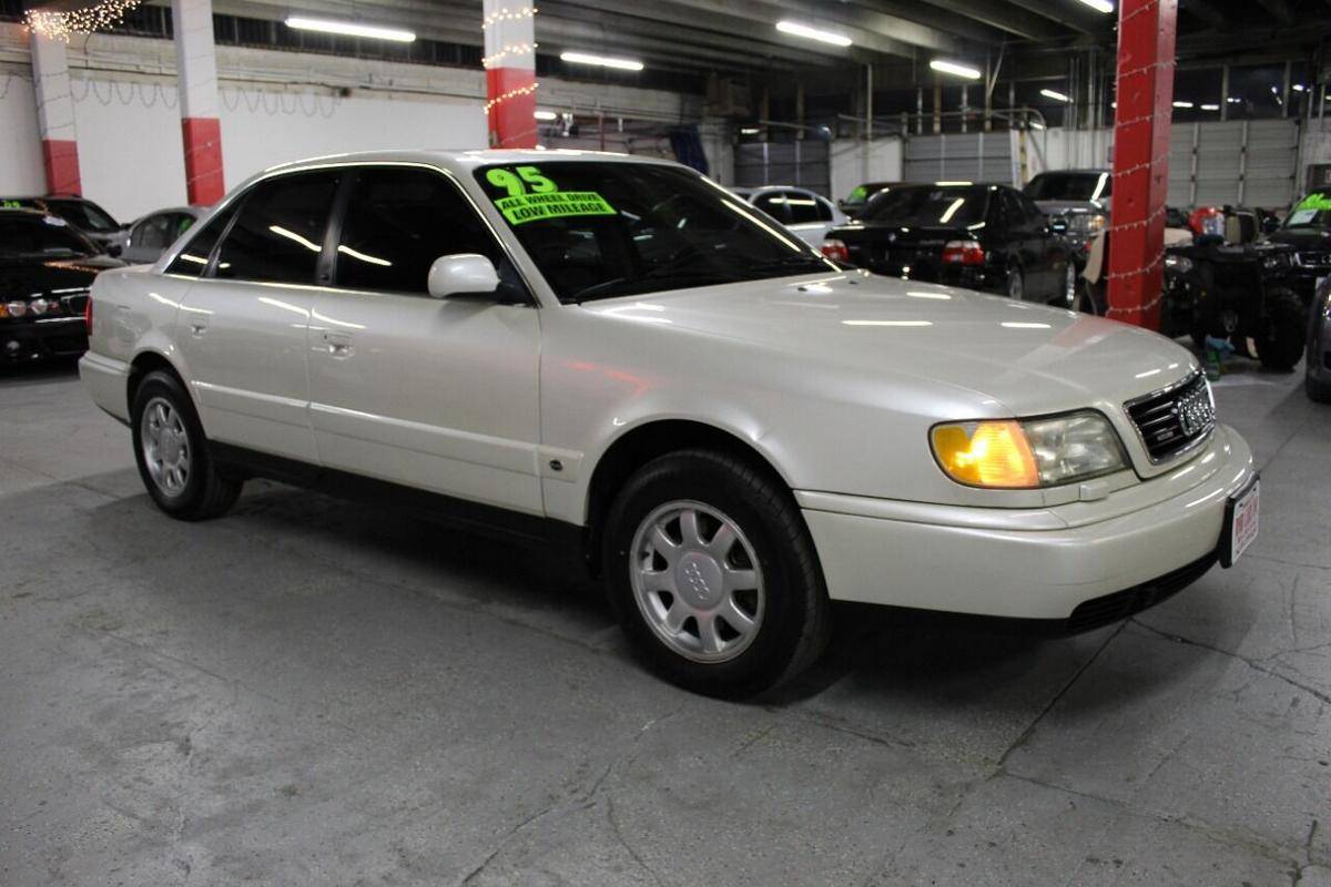 Audi-A6-1995-white-4