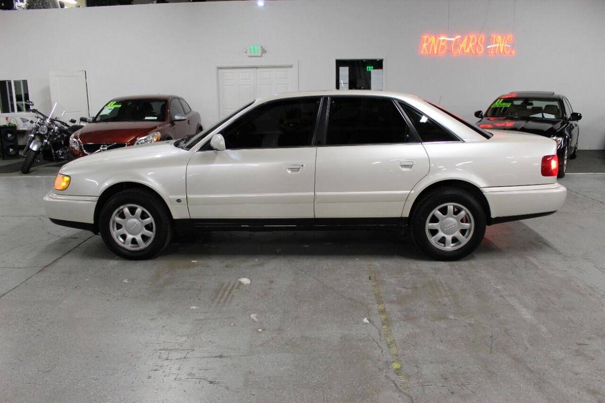 Audi A6  1995 white