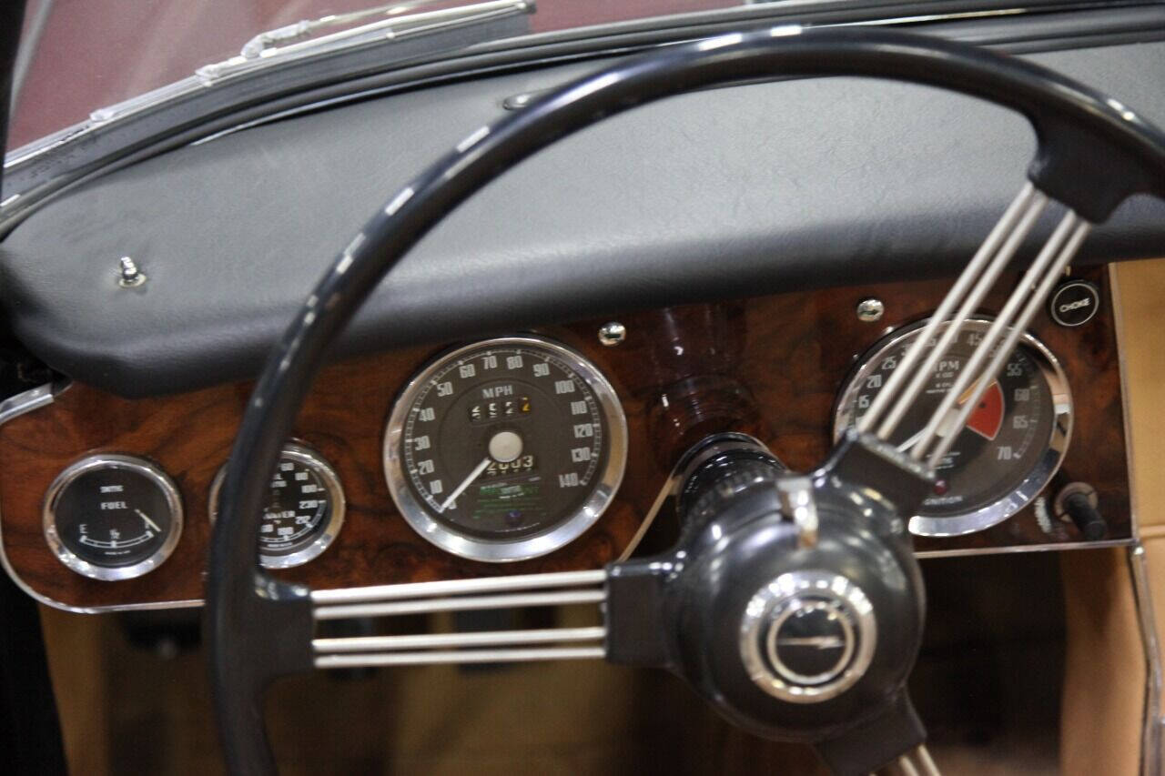 Austin-Healey-3000-1965-Convertible-32