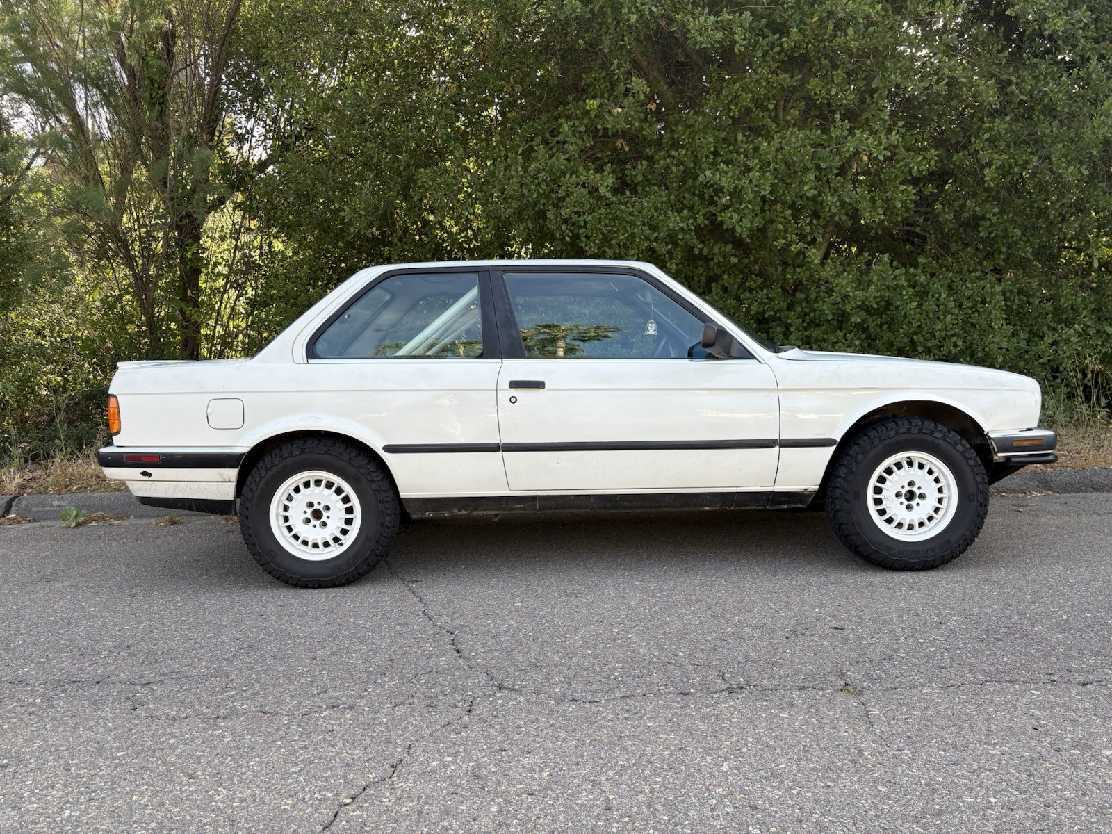 BMW-3-Series-1989-Coupe-12