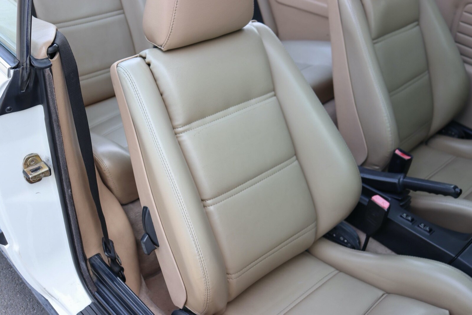 BMW-3-Series-1991-Convertible-14