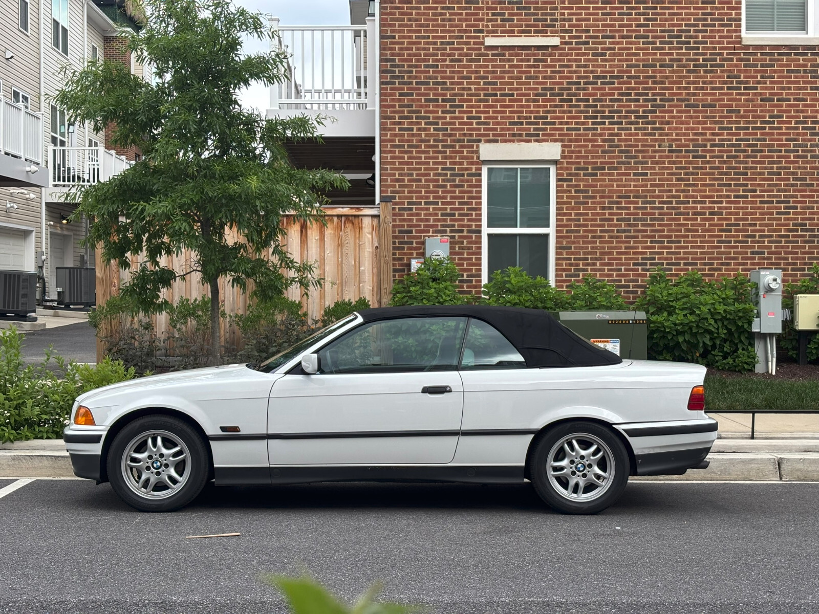 BMW-3-Series-1995-Convertible-3