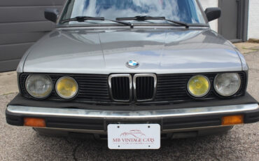 BMW-5-Series-1988-Sedan-12