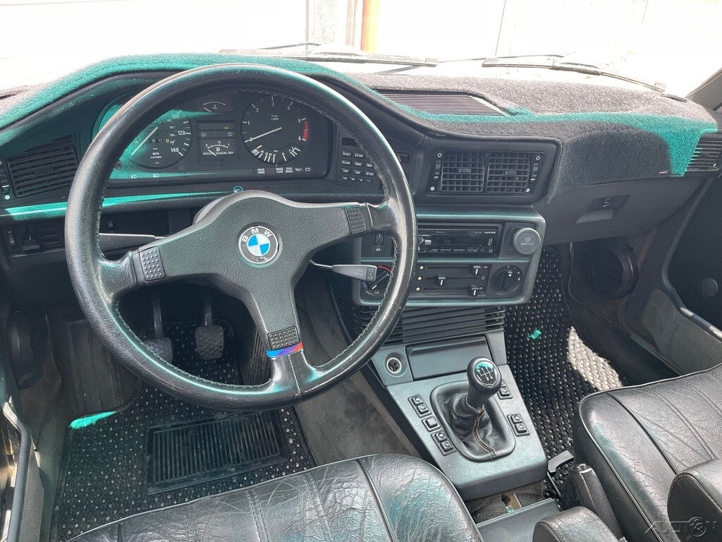 BMW-5-Series-1988-Sedan-14