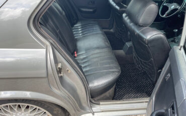 BMW-5-Series-1988-Sedan-18