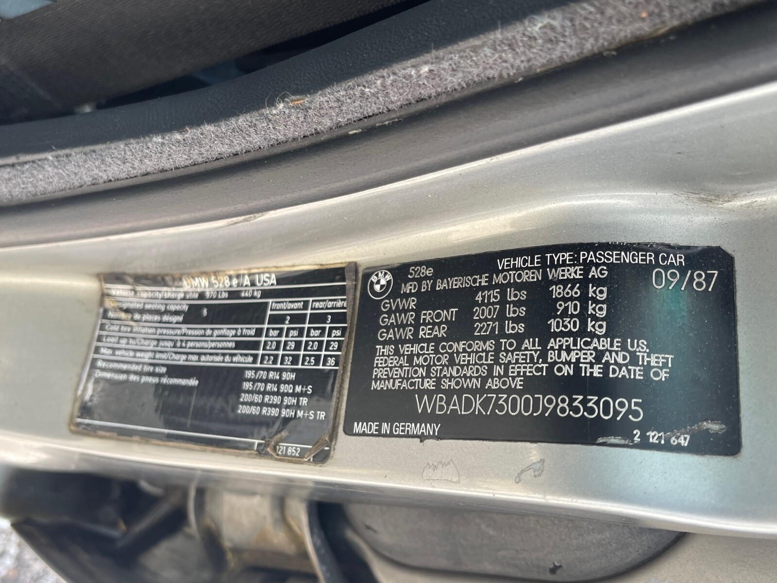 BMW-5-Series-1988-Sedan-27