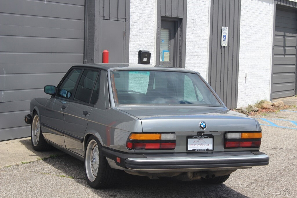 BMW-5-Series-1988-Sedan-3