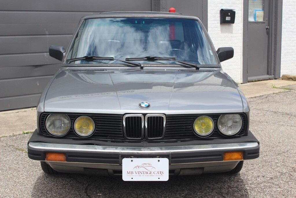 BMW-5-Series-1988-Sedan-4