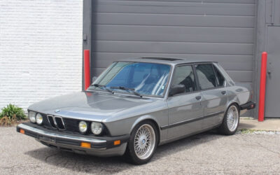 BMW 5-Series 1988 Sedan