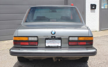 BMW-5-Series-1988-Sedan-5