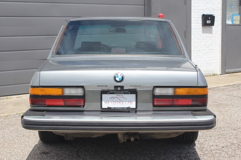 BMW-5-Series-1988-Sedan-5