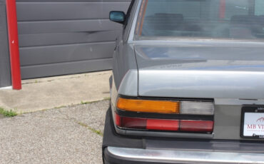BMW-5-Series-1988-Sedan-7