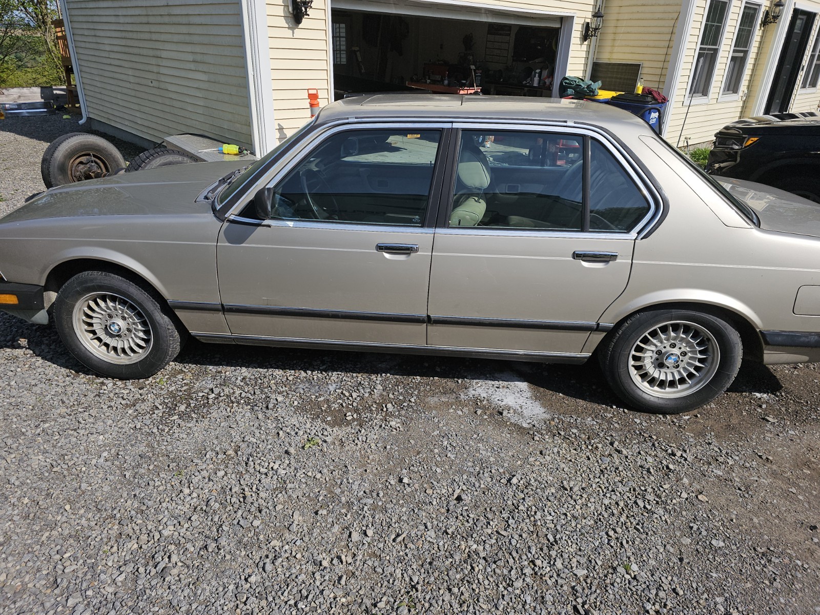 BMW-7-Series-1986-1