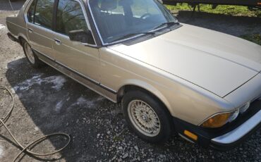 BMW-7-Series-1986-3