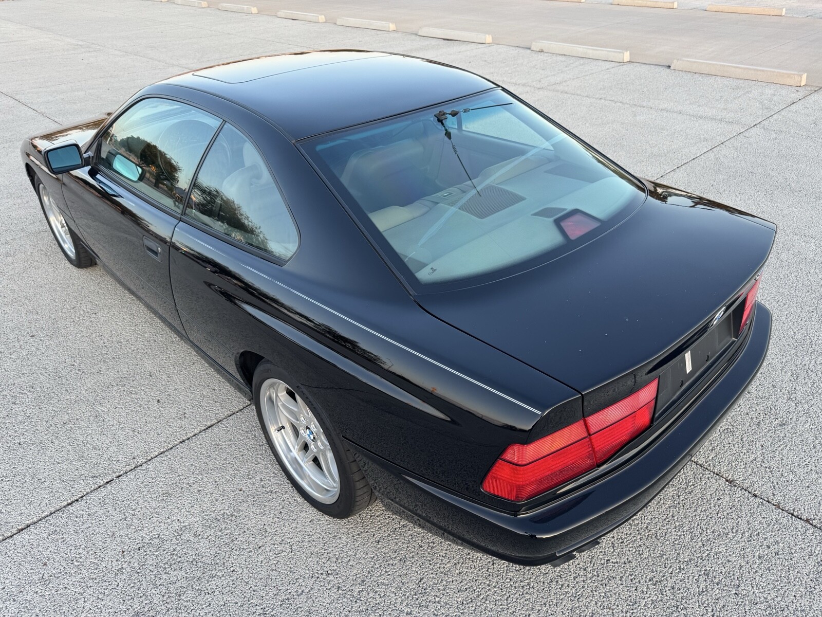 BMW-8-Series-1994-11