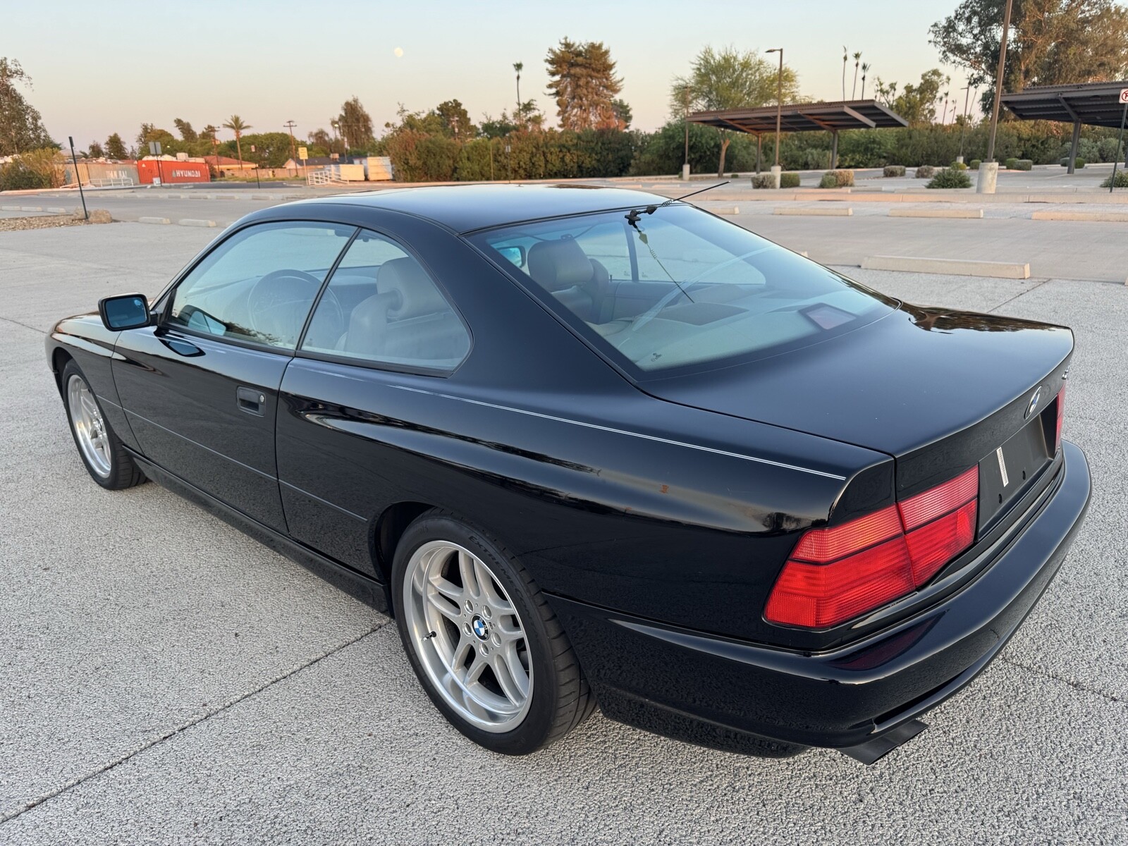 BMW-8-Series-1994-12