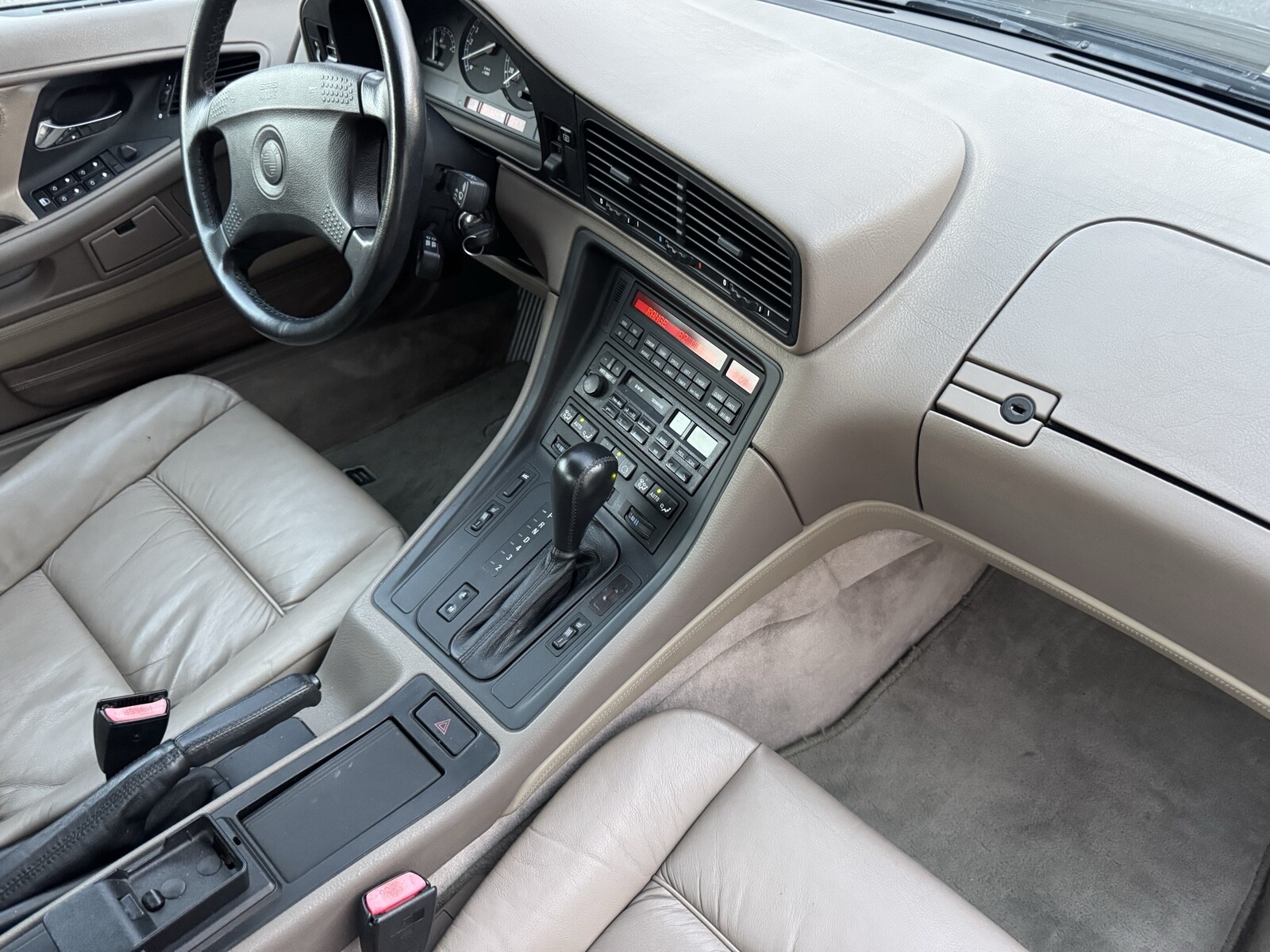 BMW-8-Series-1994-29