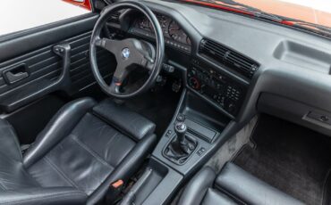 BMW-M3-1988-SEDAN-11