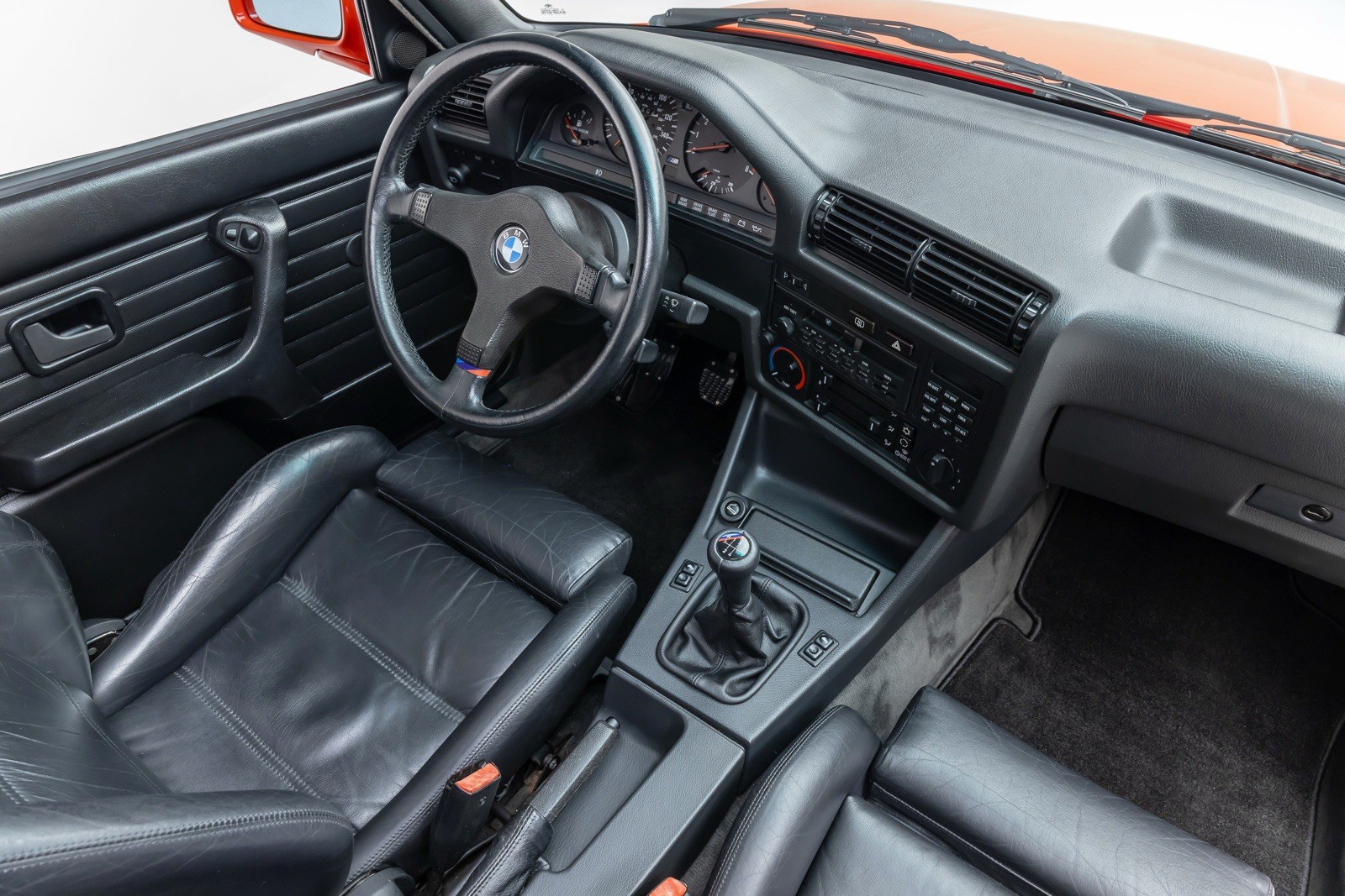 BMW-M3-1988-SEDAN-11