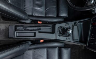 BMW-M3-1988-SEDAN-14