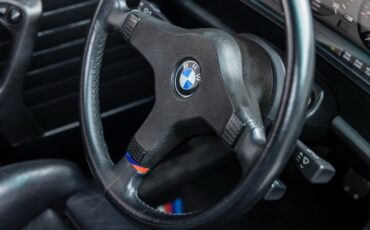 BMW-M3-1988-SEDAN-17