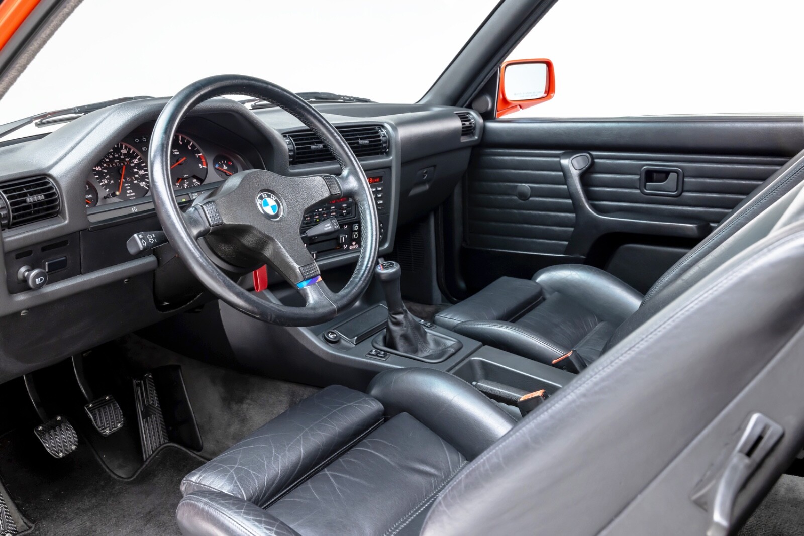 BMW-M3-1988-SEDAN-18