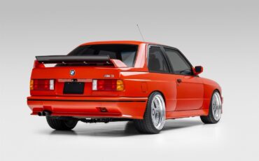 BMW-M3-1988-SEDAN-3