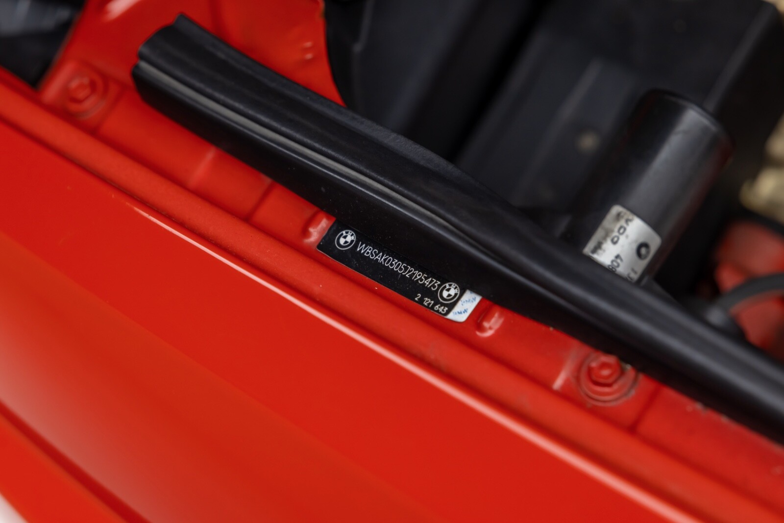 BMW-M3-1988-SEDAN-30