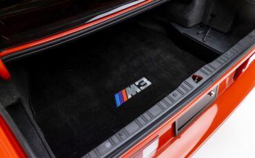 BMW-M3-1988-SEDAN-34