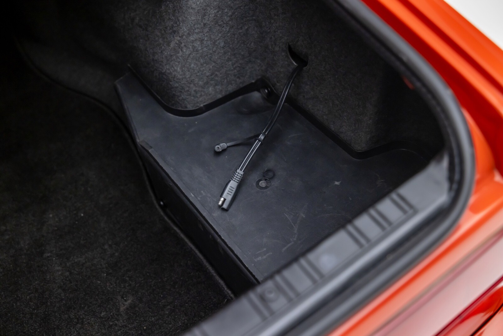 BMW-M3-1988-SEDAN-35