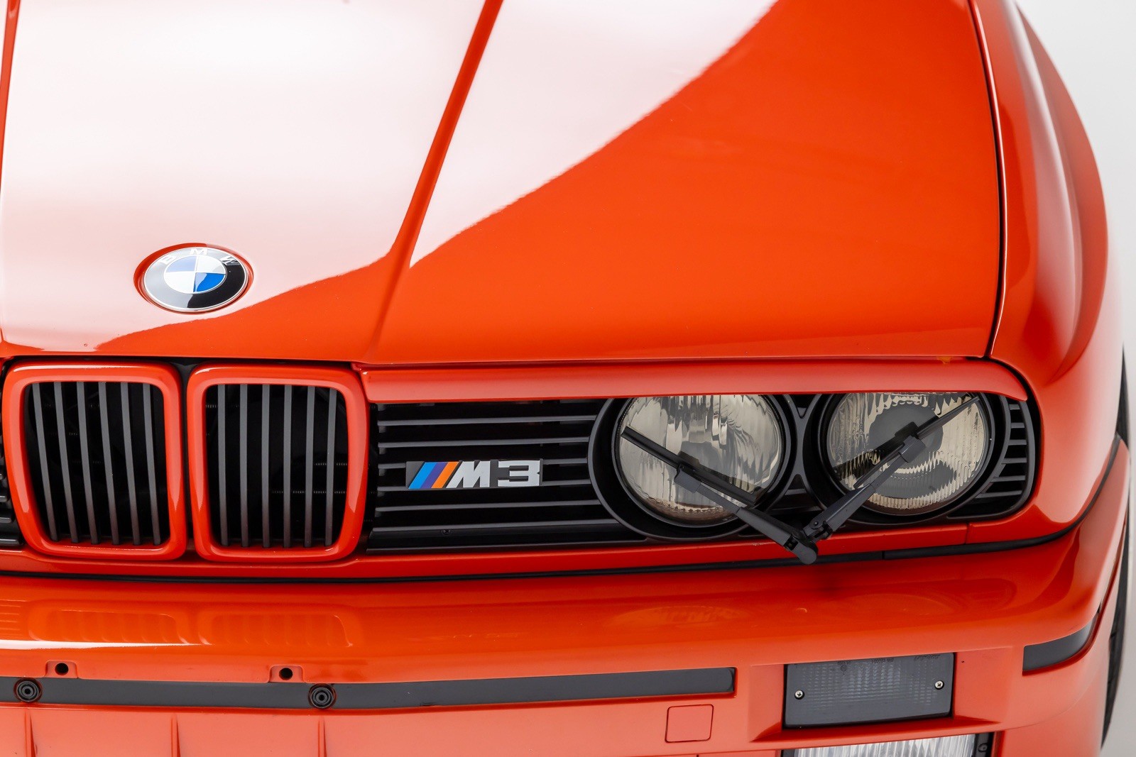BMW-M3-1988-SEDAN-6